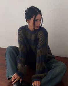 Sweater Jean Outfit, Autumn Sweater Outfit, Oversized Fall Outfits, Jumpers Aesthetic, Fall Jumper Outfit, Oversized Knit Sweater Outfit, Knit Jumper Outfit, Casual Winter Fits, Off Shoulder Jumper