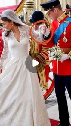 the royal couple are getting ready to leave their wedding ceremony at buckingham palace in london