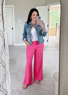 What I Wore Lately Vol. 132 Bright Cute Outfits, What To Wear With Pink Pants, Colorful Pants Outfit, Pink Linen Trousers, Linen Trousers Outfit, Bright Summer Outfits, Momma Mia, Light Pink Pants