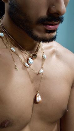 Men With Pearls, Pearls On Men, Mens Pearl Jewelry, Mermaidcore Men, Men In Pearls, Persian Headdress, Latino Men Aesthetic, How To Style Pearl Necklace, Men Wearing Pearls