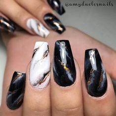 Black Marble Nails, Marble Acrylic Nails, Prom Nail Designs, Trendy Manicure, Easy Manicure, Water Marble Nails, Water Nails, Marble Nail Designs, Gold Nail Designs