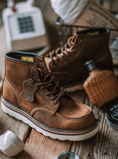 MEN'S 6-INCH MOC TOES BOOTThe roomy fit makes it a damn good casual boot and one of the few that looks comfortable with jeans and a t-shirt.* Unlined * Style iconOne of the reasons this boot is so popular is that it works with just about any style you can think of: streetwear, lumberjack, manual laborer, Brooklyn hipster, and everything in between. The crisp white sole, simple design, patina potential, and masculine roominess — sure, a chunky boot is a manlier one, right?That said, the break in Mens Rugged Style Outdoors, Moc Toe Boots Men Outfit, Brooklyn Hipster, Lumberjack Style, Leather Fashion Men, Boots Men Outfit, Thursday Boots, Moc Toe Boots, Boot Companies