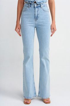 98% Cotton, 2% Elastan High Rise 12" Inseam 32" Comfortable fit and flare Model wears size S Light Wash High Waist Fitted Flares, Light Wash Fitted High Waist Flares, Non-stretch Flared Hem Bottoms For Fall, Fitted High Waist Light Wash Flares, Classic Flare Denim Bottoms, Classic Flared Denim Bottoms, Light Wash Stretch Flares Full Length, Light Wash Stretch Full Length Flares, Non-stretch High Rise Spring Flares