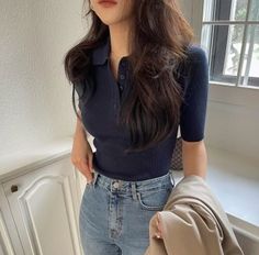 Beige T Shirt Outfit, Casual Chic Outfits, Look Office, Casual College Outfits, Korean Casual Outfits, Stylish Work Attire, Casual Day Outfits, Elegante Casual, Quick Outfits