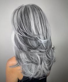 New Long Hairstyles, Feathered Hair Cut, Κούρεμα Bob, Salt And Pepper Hair, Long Gray Hair, Long Layered Haircuts, Grey Hair Color, Long Layered Hair, Haircuts For Long Hair