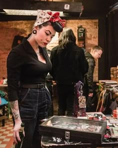 50s Rockabilly Fashion, Cabelo Pin Up, Rockabilly Girls, Goth Pinup, Biker Girl Outfits, Rockabilly Looks, Chicana Style, Rockabilly Girl, Rockabilly Outfits