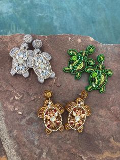 Rhinestone and beaded turtle earrings  Comes in 3 different colors Beaded Turtle, Turtle Earrings, Earrings Etsy, Jewelry Earrings Studs, Turtles, Different Colors, Stylish Outfits, Etsy Earrings, Jewelry Earrings