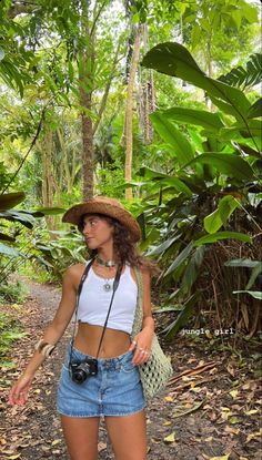 Cute Street Style Outfits Summer, Phillipines Vacation Outfit, Rocker Beach Outfit, El Salvador Trip Outfits, Trendy Hawaii Outfits, Hawaii Outfits Dress, Relaxed Vacation Outfits, South America Vacation Outfits, Rainforest Outfits Women