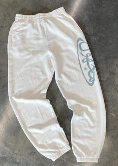 Basic Streetwear Sweatpants, Sweatpants Png Aesthetic, Baggy Y2k Sweatpants With Pockets, Low Rise Sweatpants 2000s, Sweatpants Aesthetic, Farfetch Sweatpants, Neat Casual Outfits, Streetwear Y2k, Pinterest Outfits