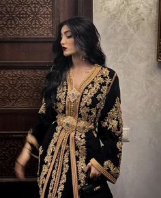 Moroccan Kaftan Dress, Arabian Dress, Moroccan Clothing, Stile Hijab, Ethno Style, Kaftan Designs, Moroccan Kaftan, Moroccan Fashion, A Line Evening Dress