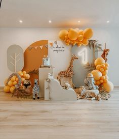 Baloon Decorations For Birthday, Safari Baby Birthday, Baby Shower Jungle Theme, One Year Birthday Cake, Baby Birthday Party Decorations, Monkey Birthday Parties, Baby Birthday Party Theme