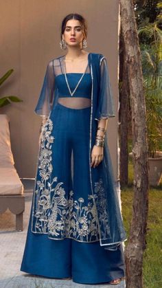 Trendy Outfits Indian, Traditional Indian Dress, Salwar Kamiz, Indian Dresses Traditional, Traditional Indian Outfits, Indian Gowns Dresses, Trendy Dress Outfits, Designer Party Wear Dresses, Designer Dresses Casual