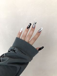 Teen Nails, Pop Art Nails, Wow Nails, Black Acrylic Nails, Pretty Gel Nails, Gem Nails, Dream Nails, Fire Nails