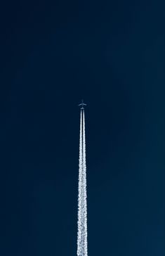 Flores Wallpaper, Plane Wallpaper, Sky Textures, Airplane Wallpaper, Minimalist Phone, Jet Stream, Phone Screen Wallpaper, Live Wallpaper Iphone, Iphone Lockscreen