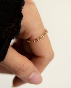 Paperclip Chain Ring - It's a simple and classic everyday jewelry that adds a beautiful sparkle to your finger :)   Perfect as a stacking ring or by itself. 14k gold filled.  ■ SHIPPING UPGRADES You can find shipping upgrades options in the drop bar menu when you check out.  * Within the U.S Regular First-class : 2-6 business days Priority : 2-3days Express : 1-2 days * International International Priority : 6-10 Business days Rush International Express : 3-6 business days * Our current processi Minimalist Jewelry With Solid Link Construction, Everyday Oval Jewelry With Cable Chain, Classic Gold Chain Rings As Gifts, Classic Gold Chain Rings For Gifts, Everyday Oval Cable Chain Jewelry, Classic Rings With Gold Chain For Gift, Everyday 14k Gold Oval Stackable Rings, Classic 14k Gold Chain Ring With Oval Link, Classic 14k Gold Oval Link Chain Ring