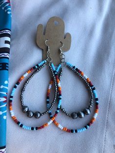 Faux Navajo pearls. Two strand beaded earrings Diy Western Jewelry Ideas, Navajo Pearl Jewelry, Beaded Western Jewelry, Western Diy Jewelry, Western Beaded Earrings, Christmas Beaded Jewelry, Western Beaded Jewelry, Diy Western Jewelry, Western Jewelry Necklace