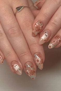 Nail Design Ideas Fall, Nail Ideas October, Spooky Summer Nails, Fall Manicure Nails, Birthday Nails Fall, Fall Wedding Nails Bridesmaid, Brown Halloween Nails, October Manicure, September Nail Ideas 2024