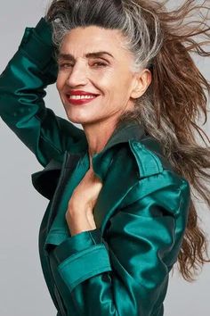 Ángela Molina Tejedor (Madrid, 3 de octubre de 1955) Angela Molina, Black White Hair, Granny Hair, Pretty Nose, Grey Hair Transformation, Like Fine Wine, Going Gray, Ageless Beauty, Great Women