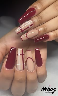 French Tip Plaid Nails, Fall Plaid Nails 2022, Burgundy And Tan Nails, Maroon Plaid Nails, Simple Maroon Nails, Nails Bordeaux Art, White And Maroon Nails, Red Burberry Nails, Nails Bordeaux Gel