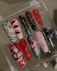 Crazy Halloween Nails, Halloween Long Nails, Scary Nail Art, Nail Halloween, Nailart Ideas, Crazy Eyes, Crazy Nails, Pretty Gel Nails, Nails Halloween