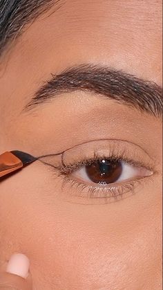 Under Eye Winged Liner, Eyeliner Wings How To Do, Foxy Eyeliner Tutorial, How To Make Eyeliner, Eye Lining Styles, Wing Tip Eyeliner, Wing Eyeliner For Beginners, Wing Liner Tutorial, Makeup Ideas Eyeliner