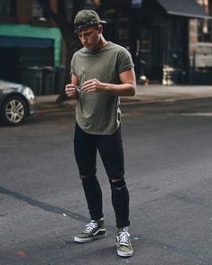 FASHION VANITY : Photo Mens Summer Outfits, Mens Casual Outfits Summer, Peacoats, Hipster Man, Cool Summer Outfits