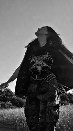 #heavymetal #metalhead #metalheadgirl #femalemetalhead #blackmetal #metal Black Metal Clothes, Black Metal Outfits Women, Metal Girl Aesthetic, Female Metalhead, Metal Head Fashion, Metal Head Aesthetic, Metalhead Clothes, Black Metal Outfit, Metal Head Outfits