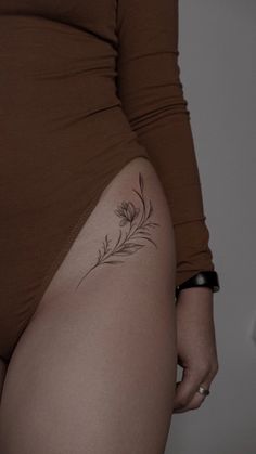 Pelvic Tattoos, Female Tattoo Ideas, Flower Hip Tattoos, Side Hip Tattoos, Upper Thigh Tattoos, Tattoo Design Tattoo, Men Tattoo, Hip Tattoos Women