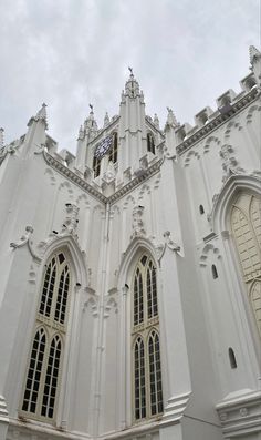 St. Paul’s cathedral, Kolkata St Paul's Cathedral Kolkata, Chennai Aesthetic, Travel India Beautiful Places, Church Aesthetic, Dark Black Wallpaper