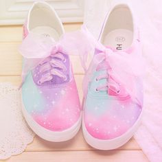 KawaiiBox.com ❤ The Cutest Subscription Box Mode Harajuku, 일본 패션, Pastel Fashion, Rainbow Star, Diy Shoes