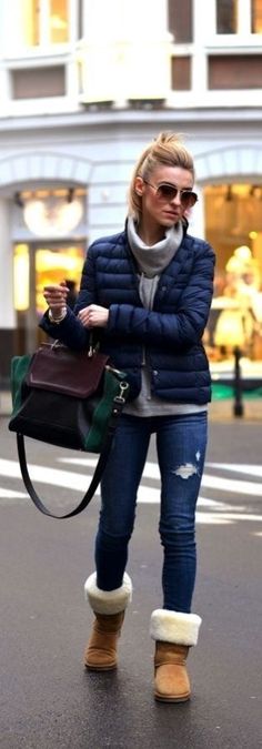 Winter Fashion Jeans, Winter Skirt Fashion, Uggs Outfits, Trendy Winter Fashion, Winter Boots Outfits, Rock Outfit, Moda Jeans, Outfit Jeans, Winter Skirt