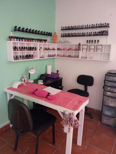 Saloon Decor, Nail Parlour, Nail Salon Interior, Nail Salon Furniture, Home Studio Ideas, Home Beauty Salon, Home Nail Salon