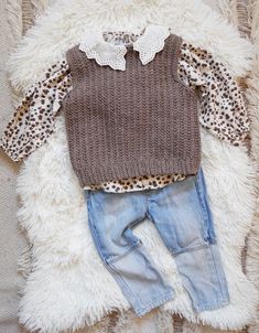 Simple pattern for crochet vest: The Carson - mallooknits.com Baby Crochet Vest, Kids Vest Pattern, Baby Vest Crochet, Crochet Baby Vest, Baby Boy Vest, Crochet Waistcoat, Toddler Vest