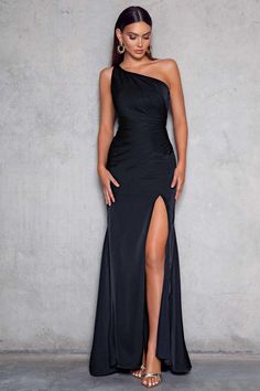 Formal Long Dresses, Carol Dress, Seductive Dress, Solid Color Dress, Satin Maxi, Satin Maxi Dress, Necklines For Dresses, Style Maxi Dress, Types Of Dresses