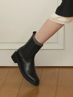 Composition : Cow LeatherColor : BLACK_230,BLACK_235,BLACK_240,BLACK_245,BLACK_250Country of Origin : CHINA Shoes Boots Ankle, Boot Shoes Women, Chelsea Boots, Chelsea, Cow, Shoe Boots, Composition, China, Women Shoes