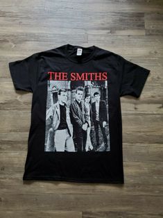 The Smiths Merch, The Smiths Band, The Smiths T Shirt, Bad Pictures, Cool Christmas, Band T Shirts, The Smiths, T Shirt Photo, Vintage Band