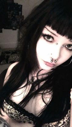 Goth Tattoo Women, Punk Makeup, Alt Makeup, Swag Makeup, Cool Makeup Looks, Dope Makeup, Goth Women, Goth Makeup