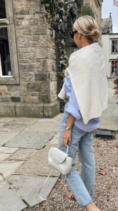 Horse Race Outfit Casual, May In Paris Outfit, Zara Fashion 2023, Polene Bag Outfit Summer, French Riviera Outfits Spring, Italy October Outfit, New England Preppy Style, Capsule Wardrobe Essentials, Coastal Grandmother