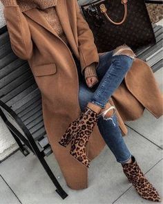 Fall Outfit For Women, Outfit For Fall, Casual Summer Outfits For Women, Leopard Boots, Casual School Outfits, Winter Outfit Inspiration, Mode Casual, Shoe Ideas, Fashion Blogger Style