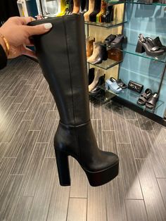 Black Knee Boots, Womens High Boots, Cute Shoes Heels, Fantastic Shoes, Leather Western Boots, Fancy Shoes, Girly Shoes, Aesthetic Shoes