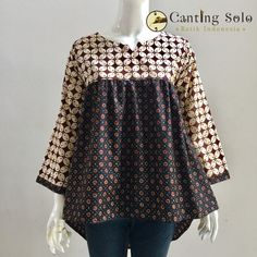 Indonesian Clothing, Model Dress Batik, Batik Dress Modern, Simple Tunic, Batik Clothing, Batik Kebaya, Stylish Tunic, Batik Fashion, African Fashion Women Clothing