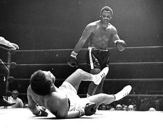 Thrilla In Manila, Joe Frazier, Smokin Joes, Roberto Durán, World Heavyweight Championship, Champions Of The World, Professional Boxer