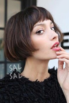 Pageboy Hairstyle, Pageboy Haircut, Modern Bob Hairstyles, Blonde Bob Haircut, French Bob, Trending Hairstyles, Short Hair With Bangs