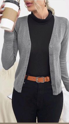 Cardigan Outfit Work, Outfits With Grey Cardigan, Work Outfits Frauen, Office Casual Outfit, Office Wear Women, Workwear Fashion