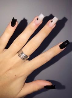 Black Style Acrylic Nails, Grunge Nail Ideas Black, Black Prom Nails Medium Length, Short Acrylic Nail Inspo Simple, Black Simple Nail Ideas, Black Nails Inspo Coffin, Black Short Nails Ideas Aesthetic, Mail Lengths, Black Short Coffin Acrylic Nails