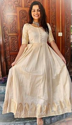 Kerala Set Anarkali, Kerala Style Frock Design, Kerala Saree Kurti Designs, Kerala Onam Kurti, Kerala Onam Dress For Women, Kurthi Models Latest Onam, Kerala Style Dress For Women, Kerala Saree Dress Ideas, Onam Dress Ideas For Women Frock