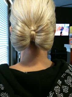 Bow Hairstyle Tutorial, Prom Hair Medium, Hair Bow Tutorial, Happy Hair, Stylish Hair, Protective Hairstyles