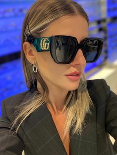 Sunglasses For Round Face, Gucci Aesthetic, Gucci Sunglasses Women, Aesthetic Sunglasses, Sunglasses For Your Face Shape, Round Face Sunglasses, Sunglasses Aesthetic, Aesthetic Old, Old Money Outfits