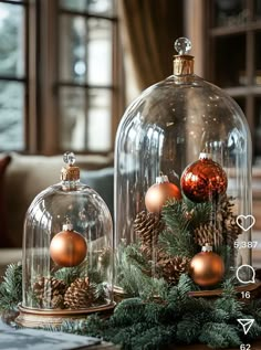 Mini Cloche Ideas Christmas, Xmas Cloche Ideas, Cheese Dome Christmas Decor, Glass Container Decor Ideas, Cloche Christmas Decor, Christmas Decor For End Table, Glass Dome Christmas Decor, Glass Dome Display Ideas, Cloche Decor Christmas