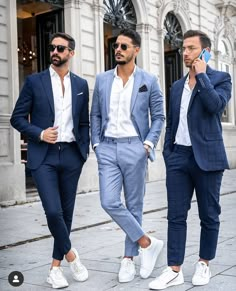 Men In Suits, Suits And Sneakers, Sneakers Outfit Men, Mens Casual Suits, Stylish Mens Suits, Blazer Outfits Men, Mens Business Casual Outfits, Blue Suit Men